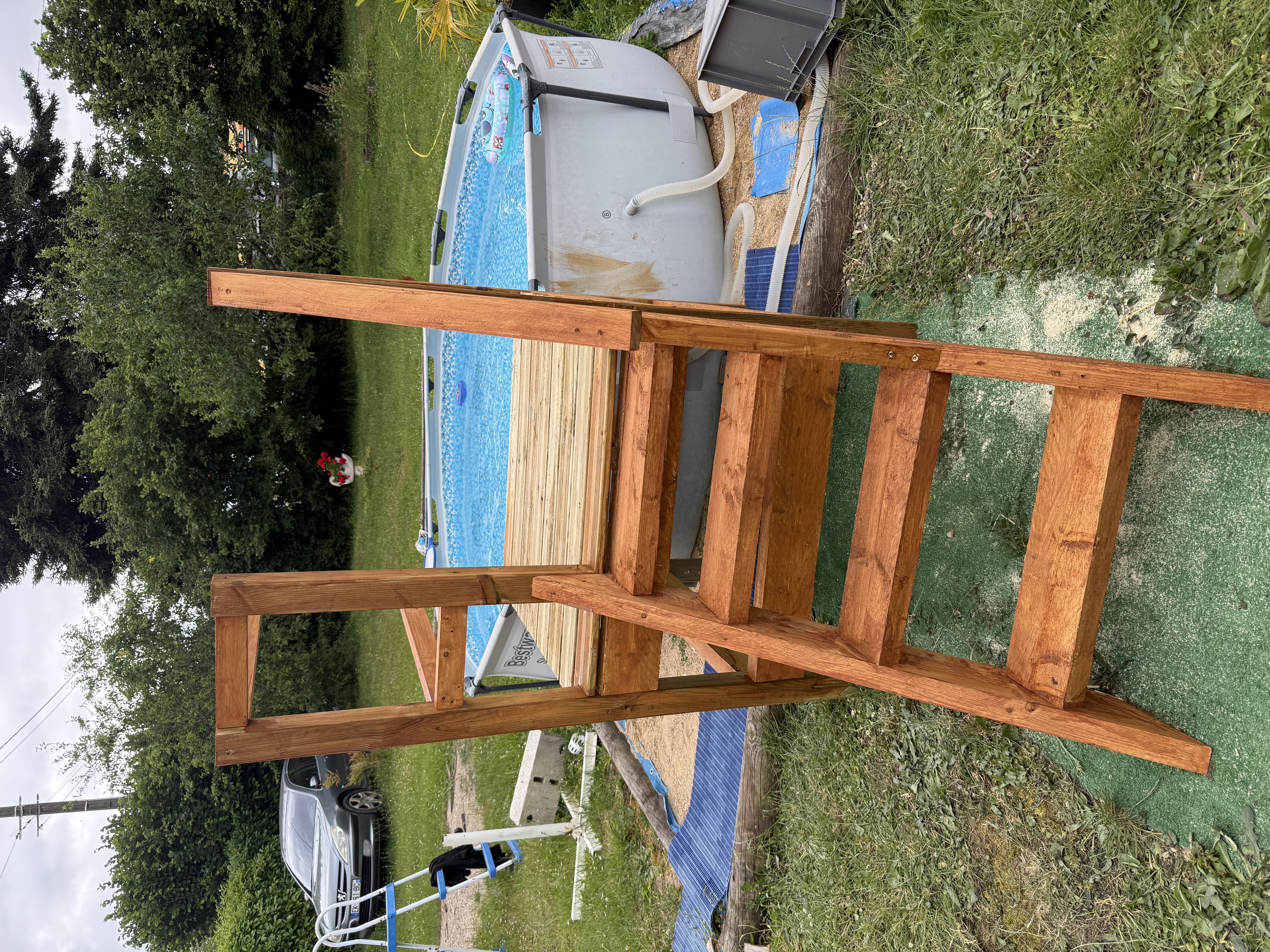 Escalier et deck piscine